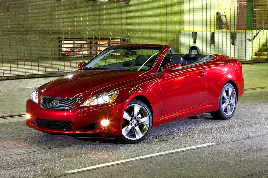 誰規定敞篷車只能帥氣，小巧可愛同樣有型。