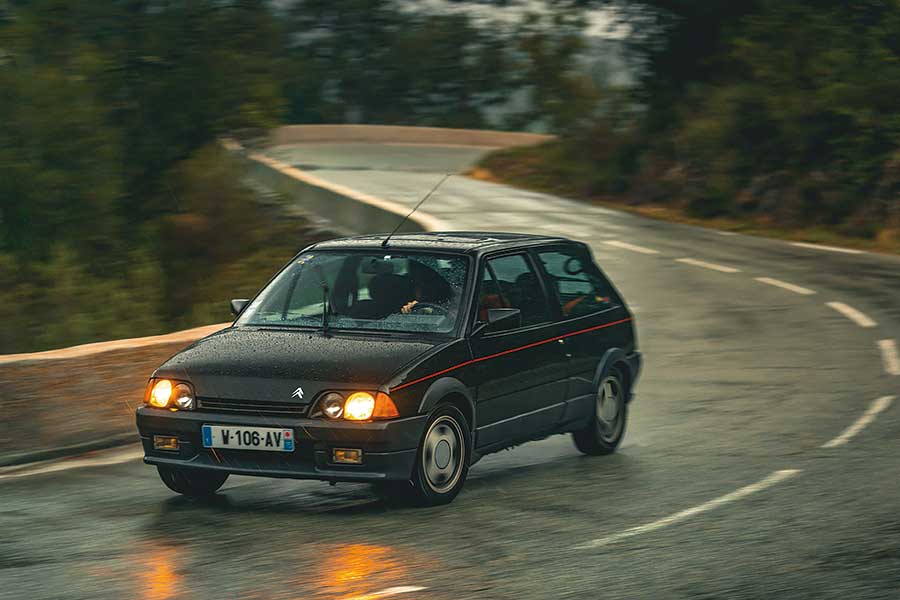 雪鐵龍，大概是世上最有創意的汽車公司，今年喜迎百周年。所以我們專誠集合了六件代表作環遊法國，為這個大日子獻上一場別開生面的賀壽巡遊。