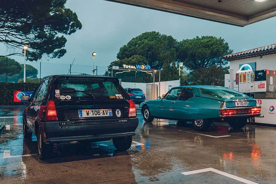 雪鐵龍，大概是世上最有創意的汽車公司，今年喜迎百周年。所以我們專誠集合了六件代表作環遊法國，為這個大日子獻上一場別開生面的賀壽巡遊。