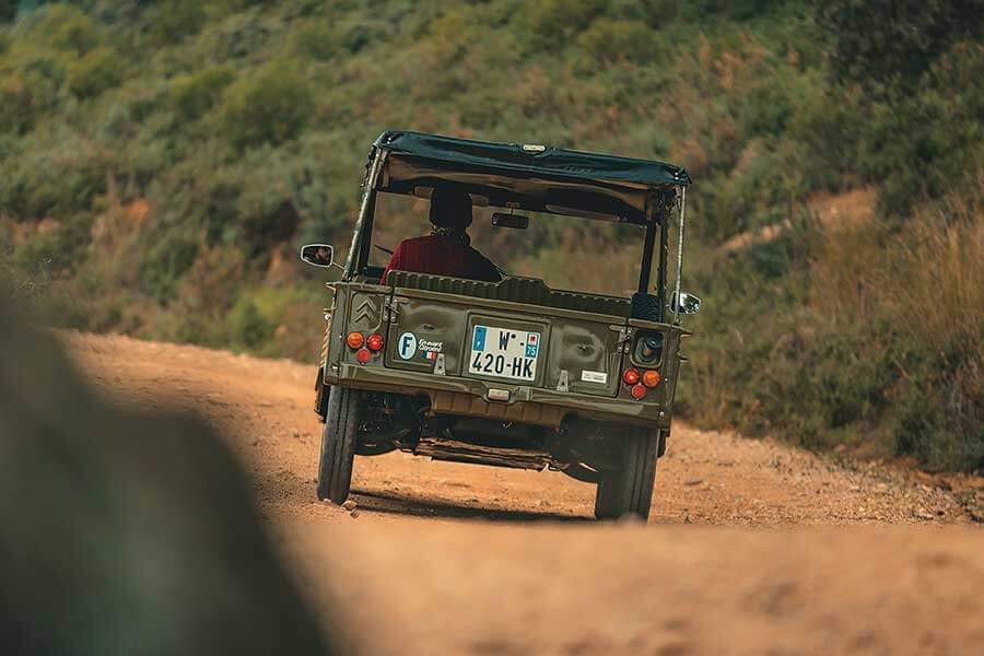 雪鐵龍，大概是世上最有創意的汽車公司，今年喜迎百周年。所以我們專誠集合了六件代表作環遊法國，為這個大日子獻上一場別開生面的賀壽巡遊。