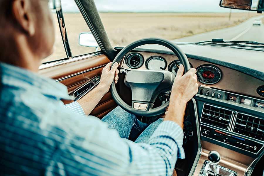 雪鐵龍，大概是世上最有創意的汽車公司，今年喜迎百周年。所以我們專誠集合了六件代表作環遊法國，為這個大日子獻上一場別開生面的賀壽巡遊。