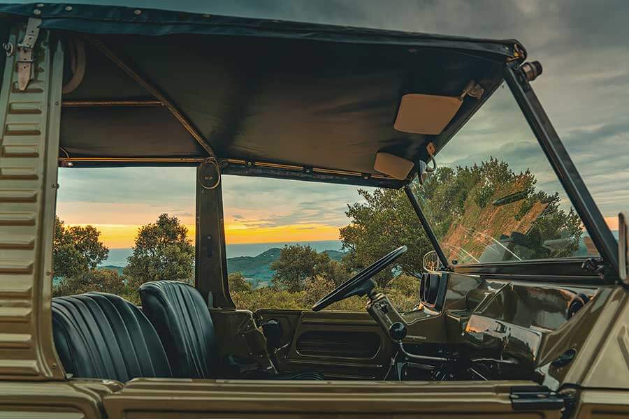 雪鐵龍，大概是世上最有創意的汽車公司，今年喜迎百周年。所以我們專誠集合了六件代表作環遊法國，為這個大日子獻上一場別開生面的賀壽巡遊。