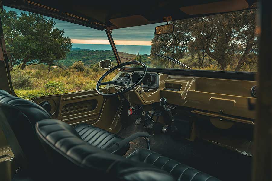 雪鐵龍，大概是世上最有創意的汽車公司，今年喜迎百周年。所以我們專誠集合了六件代表作環遊法國，為這個大日子獻上一場別開生面的賀壽巡遊。