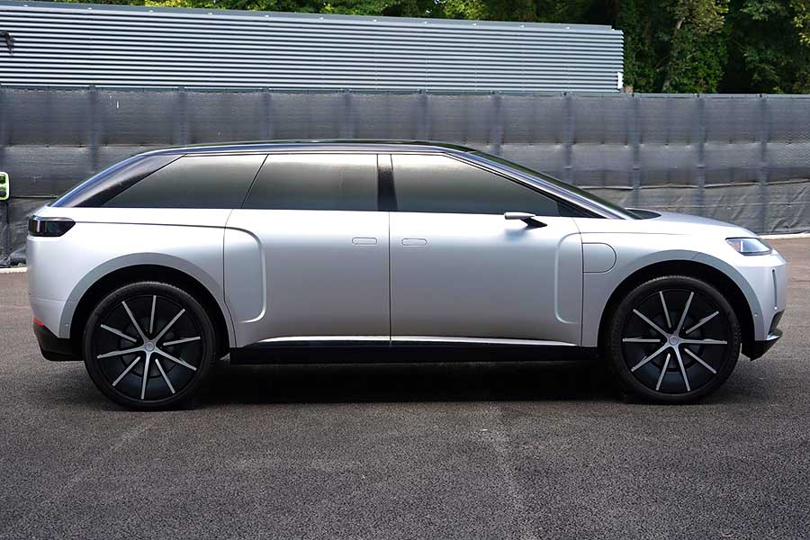 英國電器巨頭James Dyson用創新型格四字開闢吸塵器、吹風機市場,為何會將得意之作送上斷頭檯?