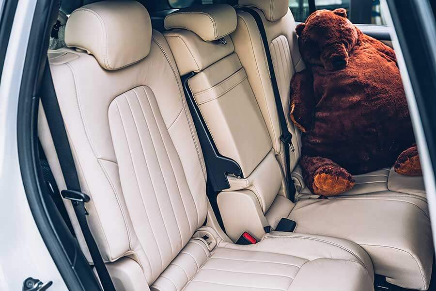 glb-15 走進展間看看三芒星旗下有沒有適合自己的SUV時,你會發現你陷入了四面包抄、請君入甕的局勢。