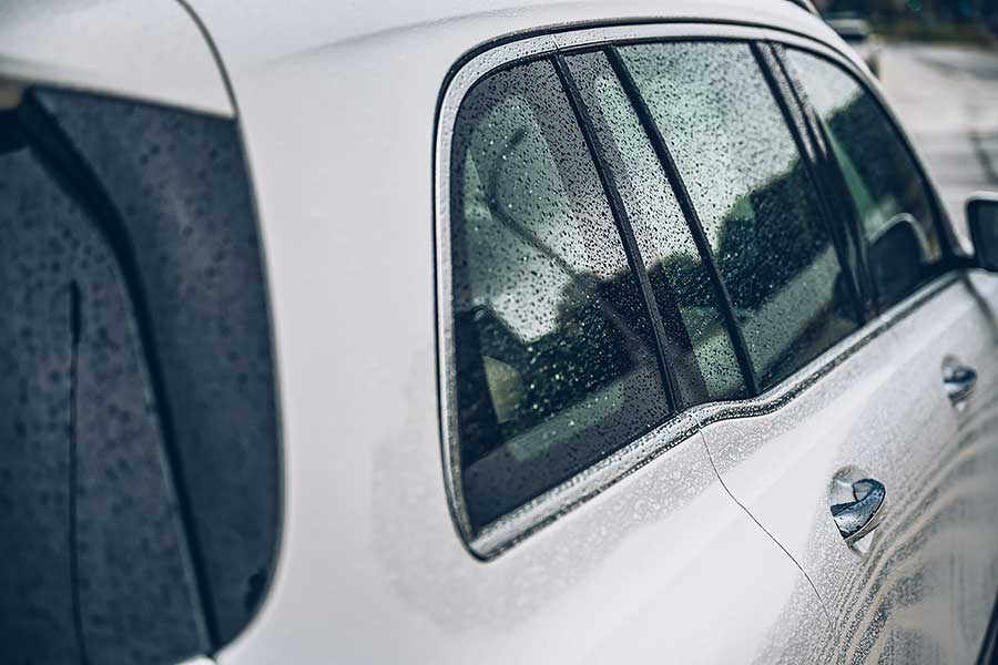 glb-16 走進展間看看三芒星旗下有沒有適合自己的SUV時,你會發現你陷入了四面包抄、請君入甕的局勢。