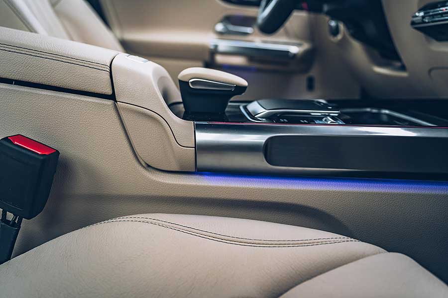 glb-20 走進展間看看三芒星旗下有沒有適合自己的SUV時,你會發現你陷入了四面包抄、請君入甕的局勢。