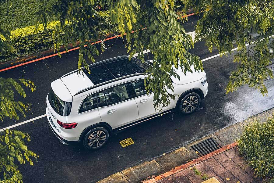 走進展間看看三芒星旗下有沒有適合自己的SUV時,你會發現你陷入了四面包抄、請君入甕的局勢。