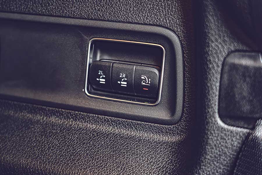 gle53-10 雖然現在是夏天,不過GLE 53卻像一股秋風,以攻無不克之姿縱橫山林之間,好不暢快。