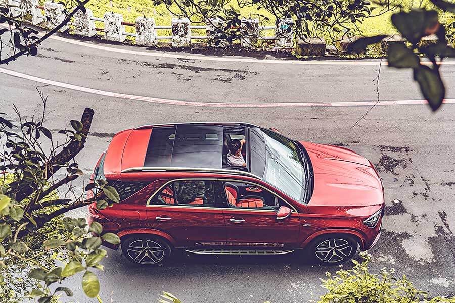 gle53-14 雖然現在是夏天,不過GLE 53卻像一股秋風,以攻無不克之姿縱橫山林之間,好不暢快。