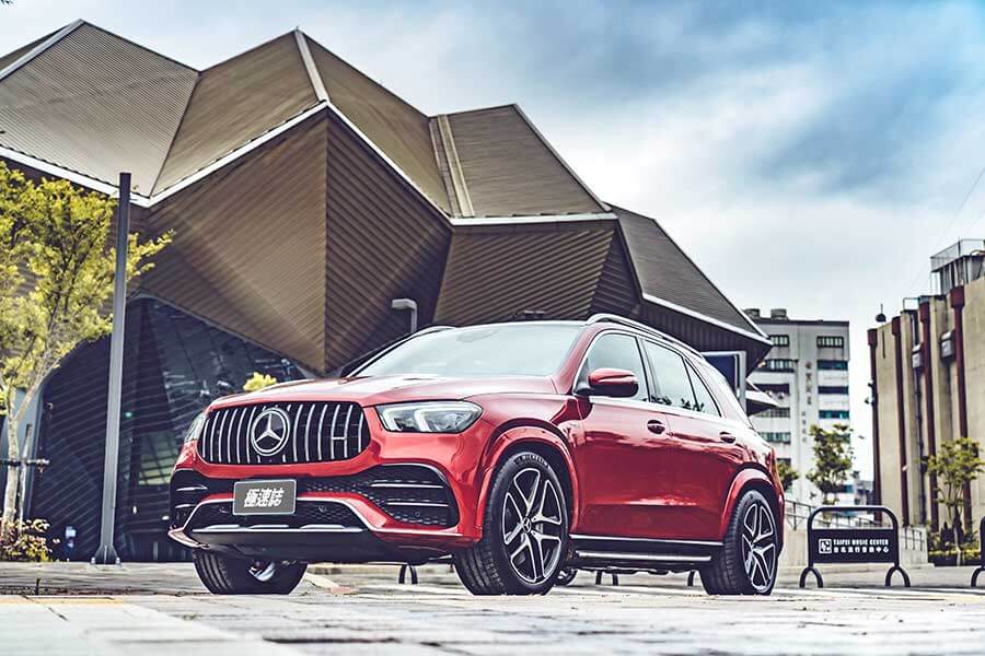 gle53-15 雖然現在是夏天,不過GLE 53卻像一股秋風,以攻無不克之姿縱橫山林之間,好不暢快。