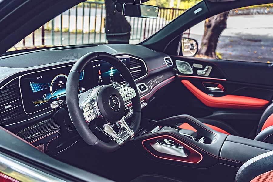 gle53-18 雖然現在是夏天,不過GLE 53卻像一股秋風,以攻無不克之姿縱橫山林之間,好不暢快。