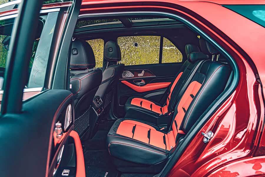 gle53-29 雖然現在是夏天,不過GLE 53卻像一股秋風,以攻無不克之姿縱橫山林之間,好不暢快。