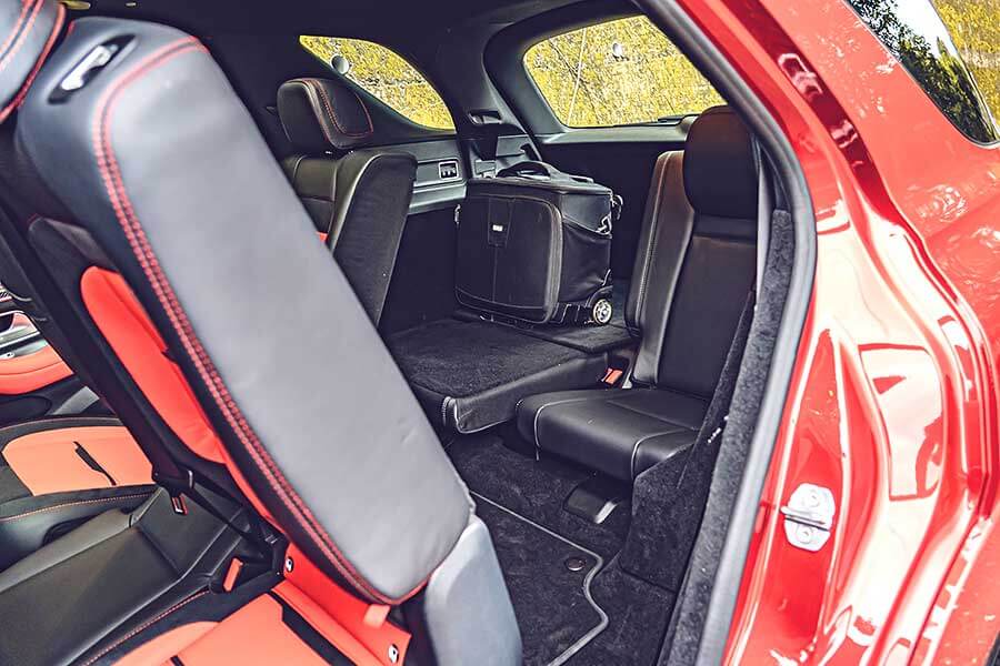 gle53-32 雖然現在是夏天,不過GLE 53卻像一股秋風,以攻無不克之姿縱橫山林之間,好不暢快。