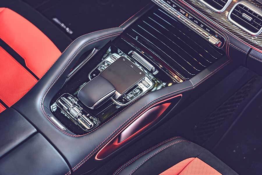 gle53-5 雖然現在是夏天,不過GLE 53卻像一股秋風,以攻無不克之姿縱橫山林之間,好不暢快。