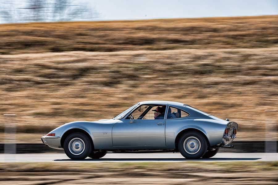 gt1900-37 日本廣告的開場白,愈來愈常用「從此進入人生100年時代」,意思是在醫學等領域不斷進步時,人類壽命亦愈來愈長,很快大家活到百歲已不稀奇。