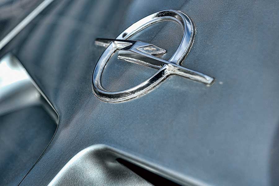 gt1900-8 日本廣告的開場白,愈來愈常用「從此進入人生100年時代」,意思是在醫學等領域不斷進步時,人類壽命亦愈來愈長,很快大家活到百歲已不稀奇。