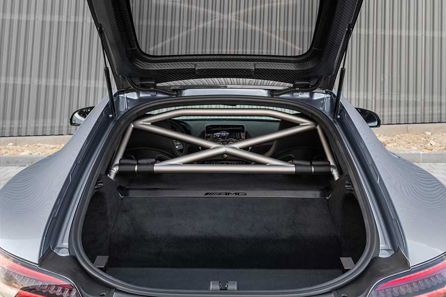 gtblackseries-21 強勢外型雖然早已被看個精光,但真正精采的現在才要登場。