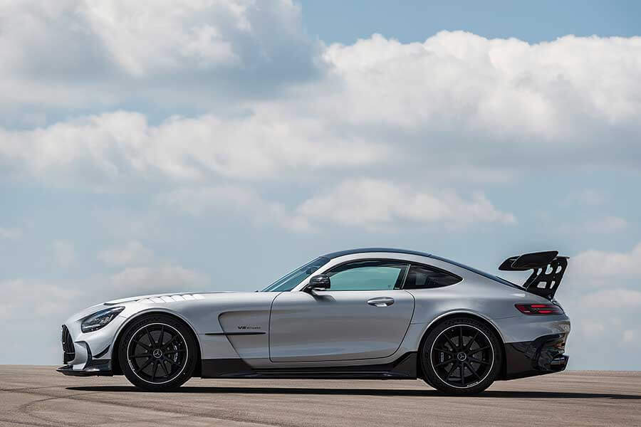 gtblackseries-3 強勢外型雖然早已被看個精光,但真正精采的現在才要登場。