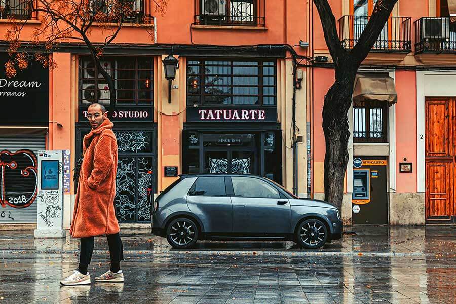 2020年度最令人興奮的兩款電動城市車現已在此，電動車是否迎來大行其道的時刻呢？