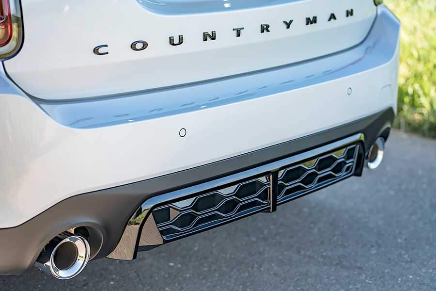 jcwcountryman-10 來到詭譎的2020,就連JCW Countryman的心臟也跟著變大,更加放肆了!