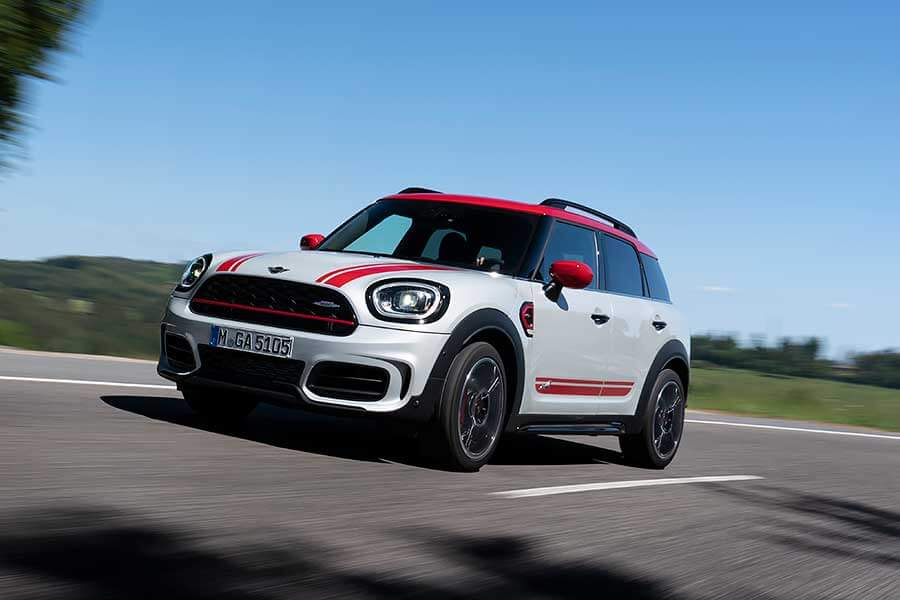 jcwcountryman-14 來到詭譎的2020,就連JCW Countryman的心臟也跟著變大,更加放肆了!