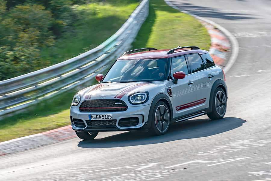 jcwcountryman-18 來到詭譎的2020,就連JCW Countryman的心臟也跟著變大,更加放肆了!
