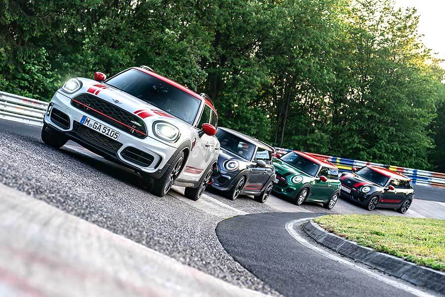 來到詭譎的2020,就連JCW Countryman的心臟也跟著變大,更加放肆了!