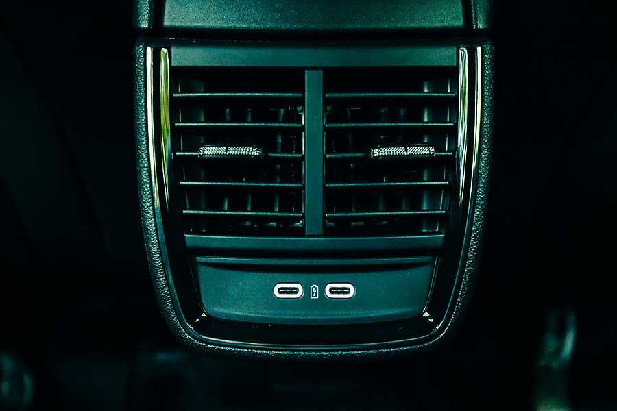 kamiq1.5-24 儼然是車界的健達出奇蛋,擁有新穎外型豐富內在之外,享用過的朋友都想一吃再吃啊!