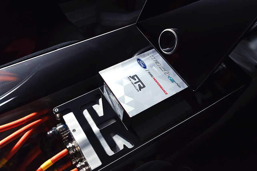 mache1400-17 七具電動馬達傍身,再粗勇的輪胎也經不起折磨吶!