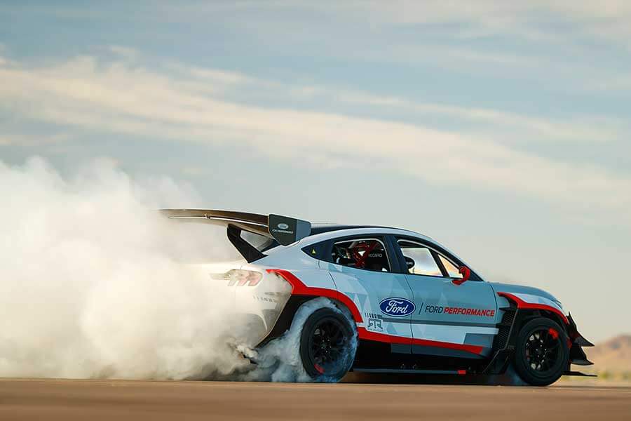 mache1400-23 七具電動馬達傍身,再粗勇的輪胎也經不起折磨吶!