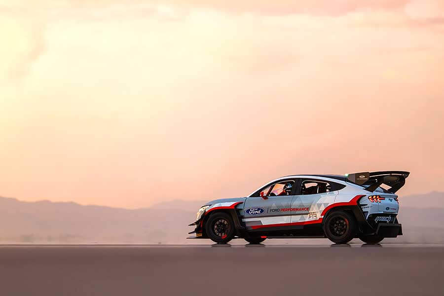 七具電動馬達傍身,再粗勇的輪胎也經不起折磨吶!