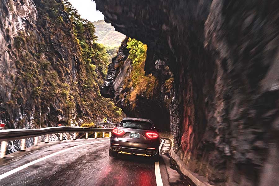 maseratigt-14 電動車大行其道,汽油車儼如末日黃花,既然大勢已定,何不及時行樂。