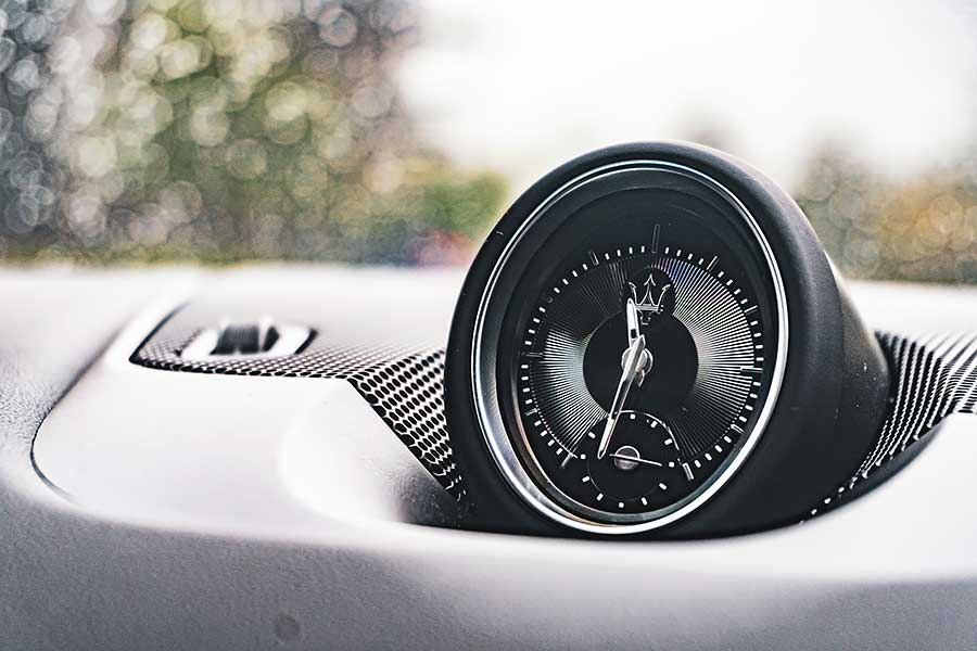 maseratigt-24 電動車大行其道,汽油車儼如末日黃花,既然大勢已定,何不及時行樂。