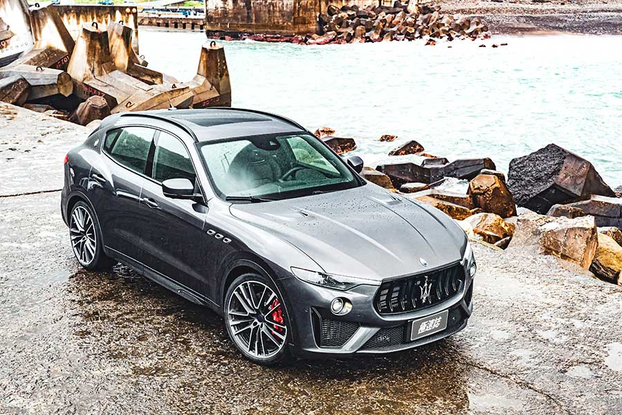 maseratigt-25 電動車大行其道,汽油車儼如末日黃花,既然大勢已定,何不及時行樂。