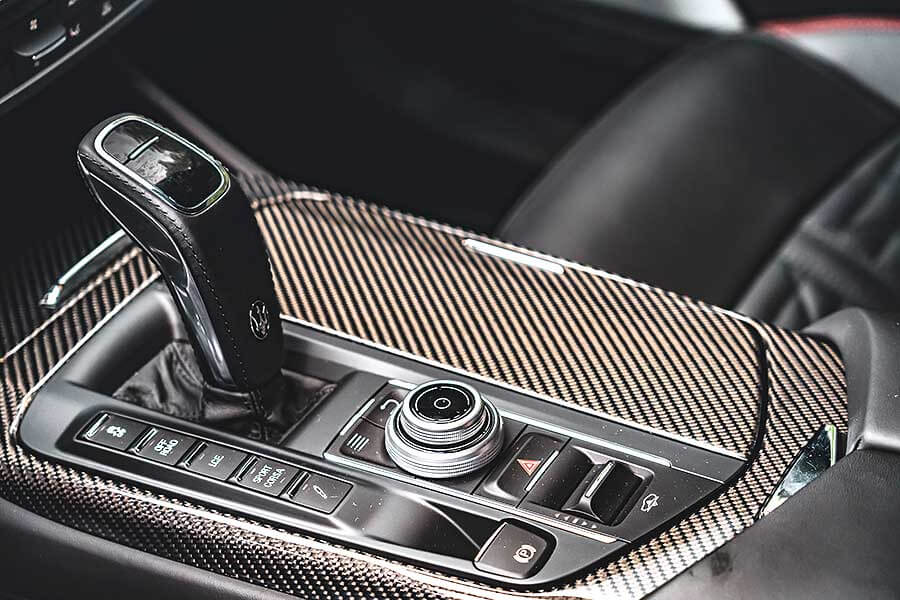 maseratigt-35 電動車大行其道,汽油車儼如末日黃花,既然大勢已定,何不及時行樂。