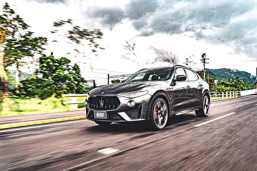 電動車大行其道,汽油車儼如末日黃花,既然大勢已定,何不及時行樂。