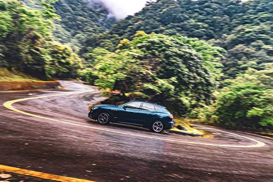 maseratigt-40 電動車大行其道,汽油車儼如末日黃花,既然大勢已定,何不及時行樂。