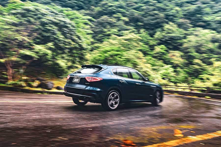 maseratigt-41 電動車大行其道,汽油車儼如末日黃花,既然大勢已定,何不及時行樂。