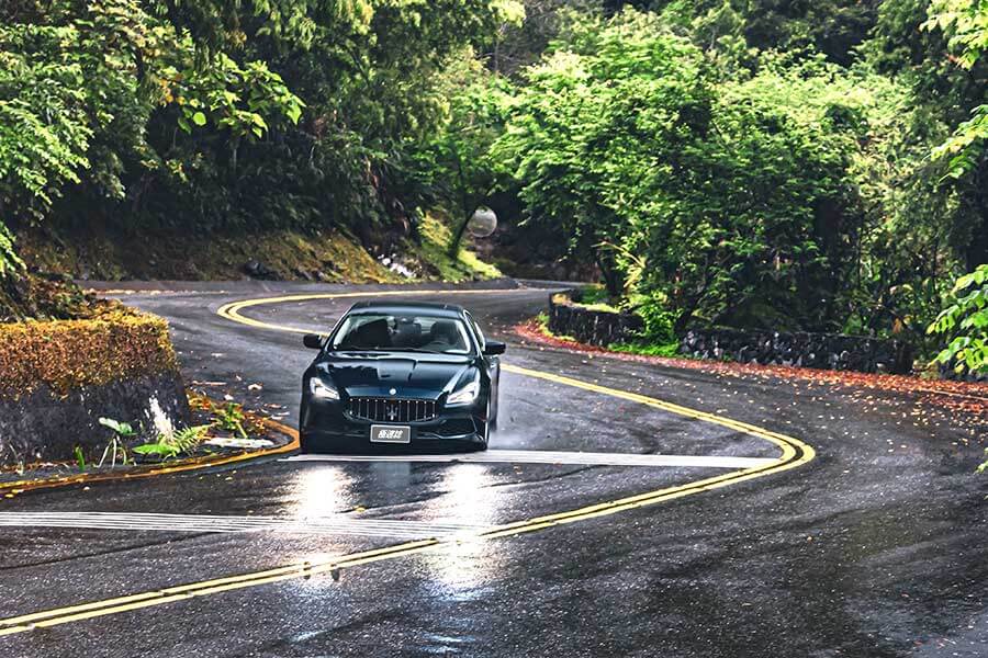 maseratigt-42 電動車大行其道,汽油車儼如末日黃花,既然大勢已定,何不及時行樂。