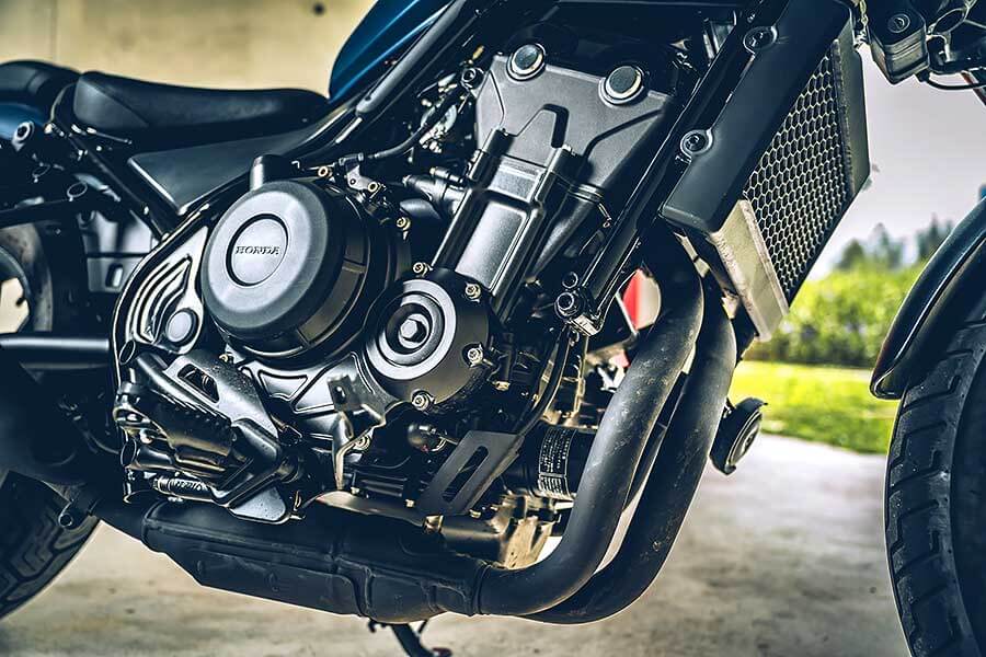 rebel&uk450-19 自國內大型重機開放上路以來,隨著入手難度及門檻大為降低後,現在更多了些跟風格扯得上邊的好選擇。