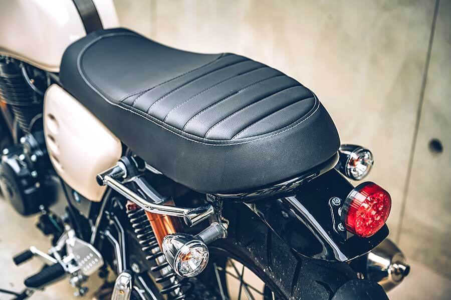 rebel&uk450-25 自國內大型重機開放上路以來,隨著入手難度及門檻大為降低後,現在更多了些跟風格扯得上邊的好選擇。