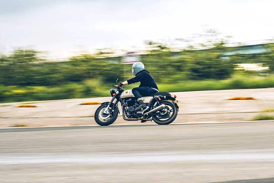 自國內大型重機開放上路以來,隨著入手難度及門檻大為降低後,現在更多了些跟風格扯得上邊的好選擇。