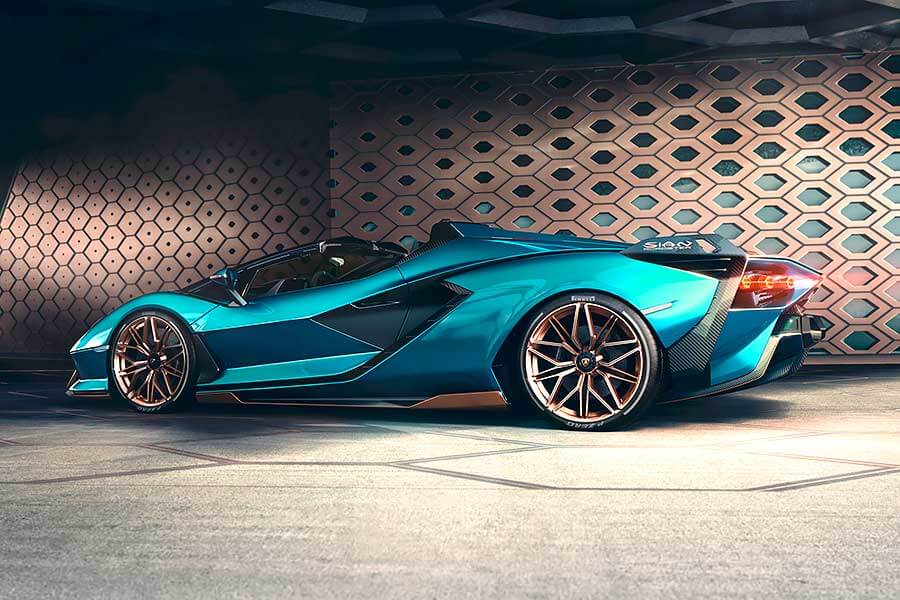 明知有閃電,偏要開車頂,藍寶堅尼真是好樣的!