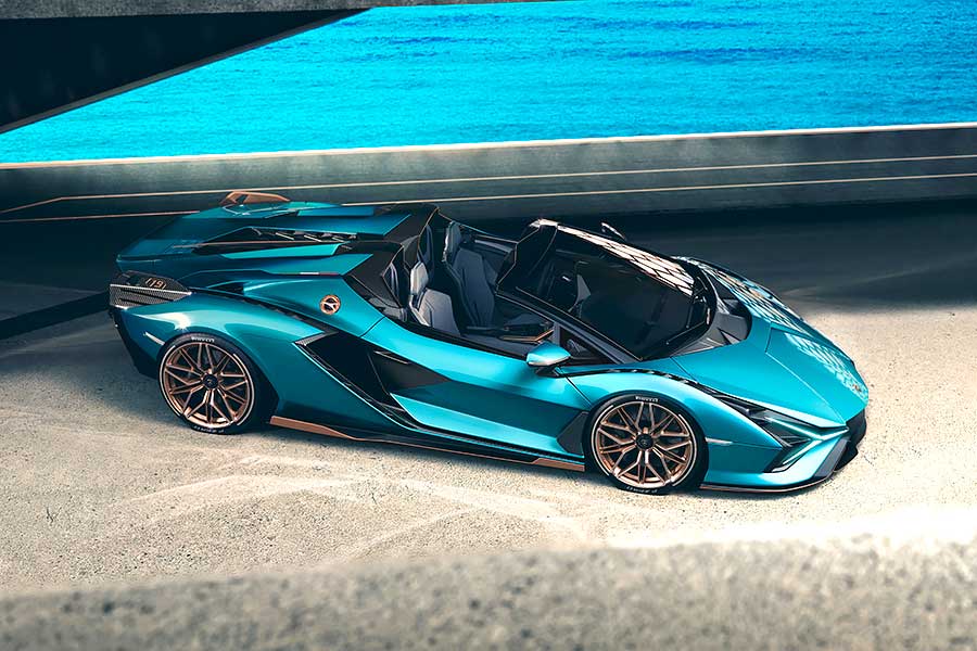 明知有閃電,偏要開車頂,藍寶堅尼真是好樣的!