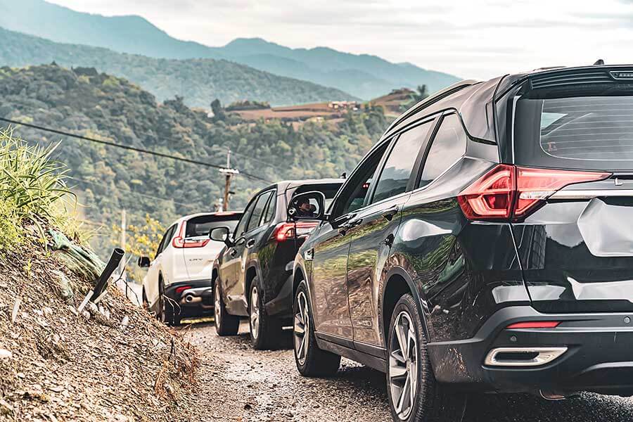 suvchallange-1 想驗證一輛跑車功架如何,去賽道溜一趟就知道到底有沒有把褲腰帶給綁緊,SUV,還是前驅?我輩四度勇闖力行產業道路一探這褲子究竟有沒有穿上。