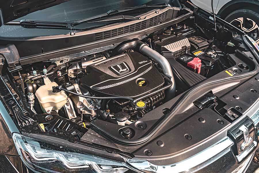 想驗證一輛跑車功架如何,去賽道溜一趟就知道到底有沒有把褲腰帶給綁緊,SUV,還是前驅?我輩四度勇闖力行產業道路一探這褲子究竟有沒有穿上。