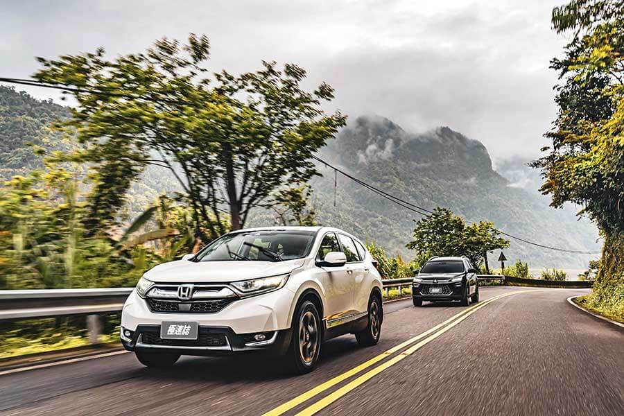 想驗證一輛跑車功架如何,去賽道溜一趟就知道到底有沒有把褲腰帶給綁緊,SUV,還是前驅?我輩四度勇闖力行產業道路一探這褲子究竟有沒有穿上。