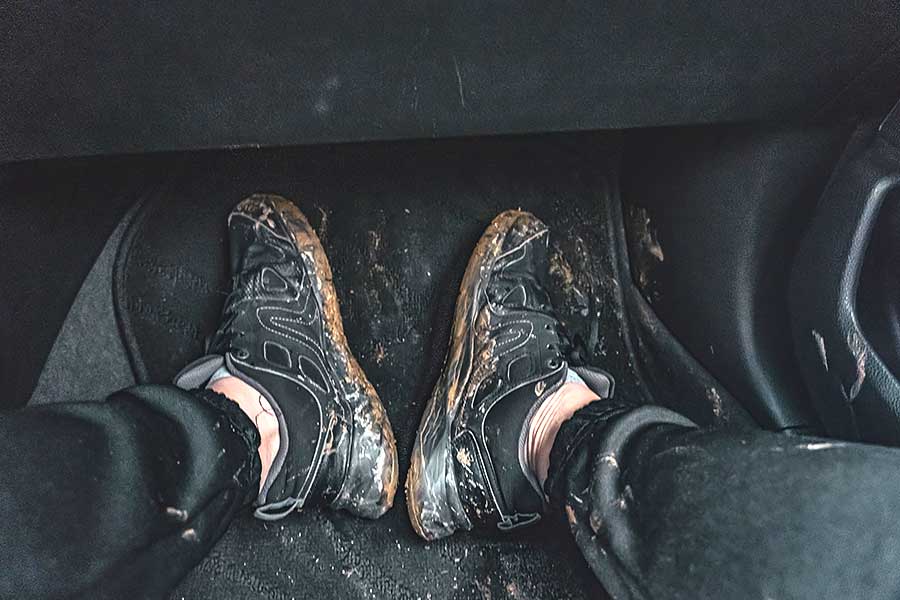 想驗證一輛跑車功架如何，去賽道溜一趟就知道到底有沒有把褲腰帶給綁緊，SUV，還是前驅?我輩四度勇闖力行產業道路一探這褲子究竟有沒有穿上。