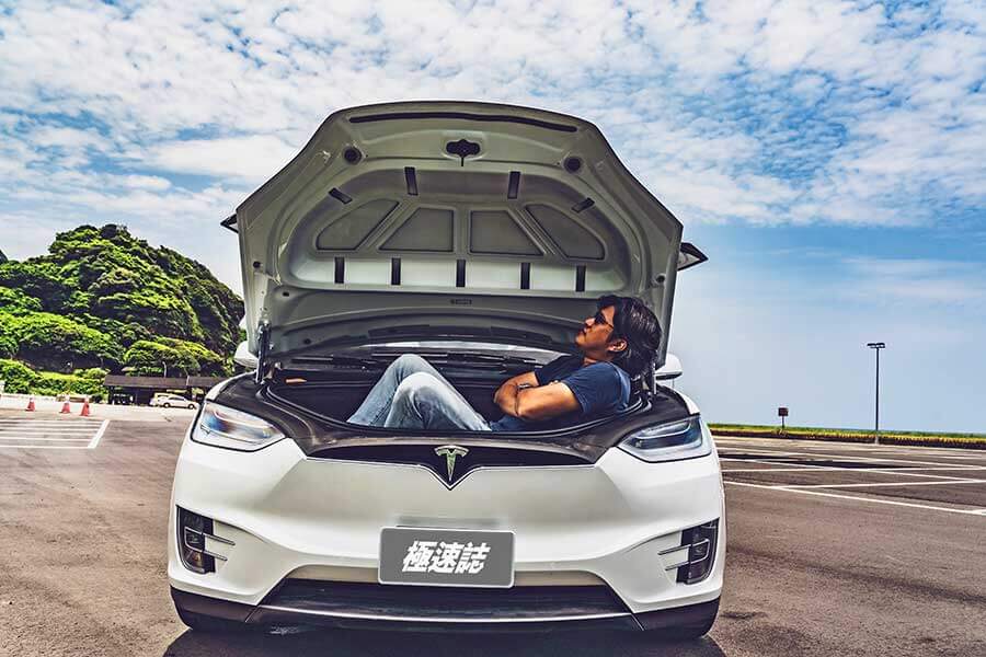 3esuvs-22 你要知道這篇報導的意義非比尋常,或許不到千古流傳,但可是TGTW首場純電車評比吶。